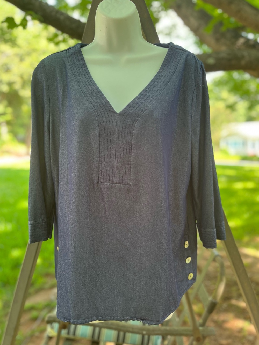 Ellen Tracy Women's Summer V-Neck Button Side Top M